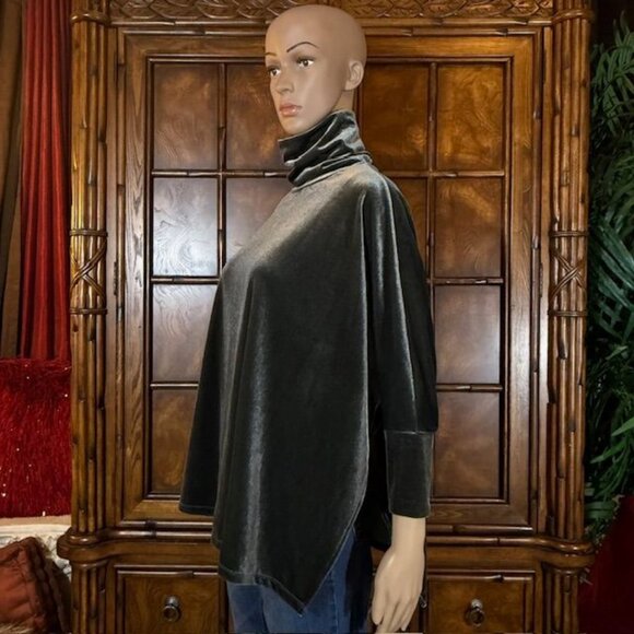 WynneLayers Dark Slate Stretch Velvet Side Slit Turtleneck Top - Picture 2 of 16